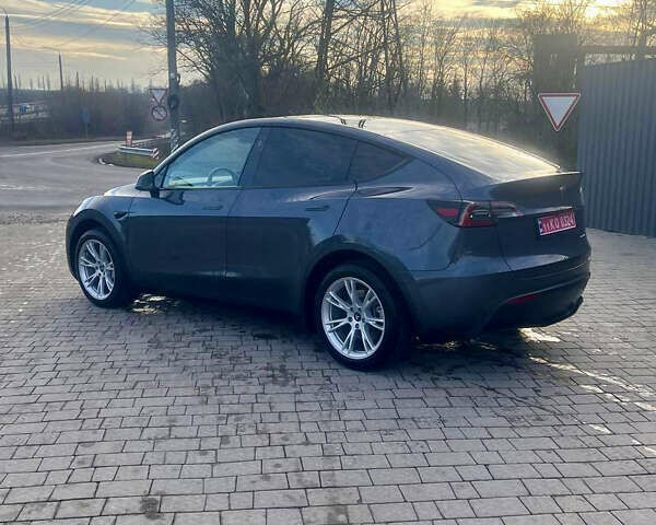 Серый Тесла Model Y, объемом двигателя 0 л и пробегом 20 тыс. км за 25500 $, фото 5 на Automoto.ua