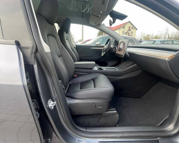 Серый Тесла Model Y, объемом двигателя 0 л и пробегом 41 тыс. км за 27300 $, фото 43 на Automoto.ua