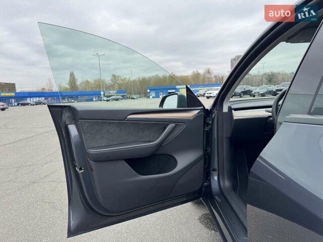 Серый Тесла Model Y, объемом двигателя 0 л и пробегом 10 тыс. км за 27900 $, фото 33 на Automoto.ua