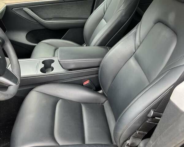 Тесла Model Y 2023 в Тячеве на Automoto.ua Серый Тесла Model Y, объемом двигателя 0 л и пробегом 32 тыс. км за 26700 $, фото 20 на Automoto.ua