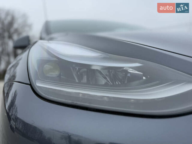 Серый Тесла Model Y, объемом двигателя 0 л и пробегом 27 тыс. км за 29500 $, фото 24 на Automoto.ua