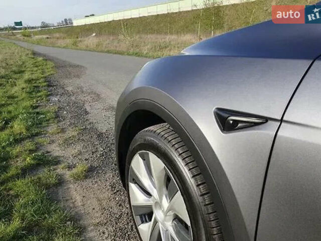 Серый Тесла Model Y, объемом двигателя 0 л и пробегом 39 тыс. км за 31000 $, фото 4 на Automoto.ua