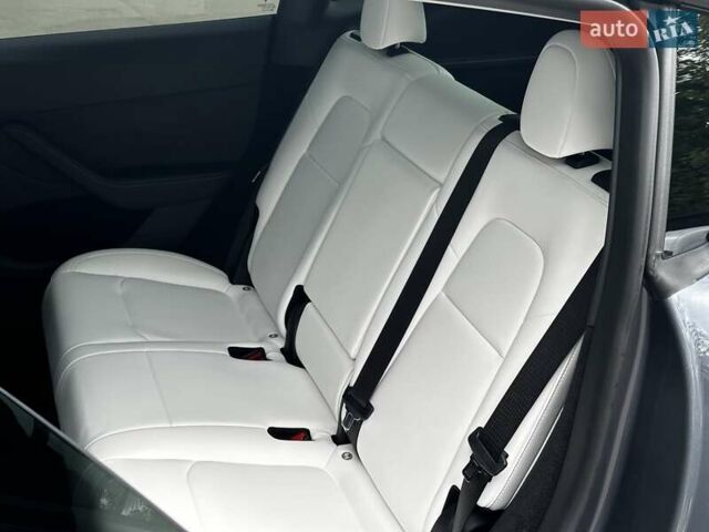 Серый Тесла Model Y, объемом двигателя 0 л и пробегом 32 тыс. км за 31999 $, фото 13 на Automoto.ua