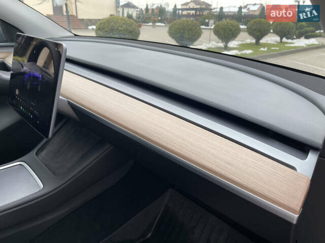 Серый Тесла Model Y, объемом двигателя 0 л и пробегом 35 тыс. км за 29200 $, фото 29 на Automoto.ua