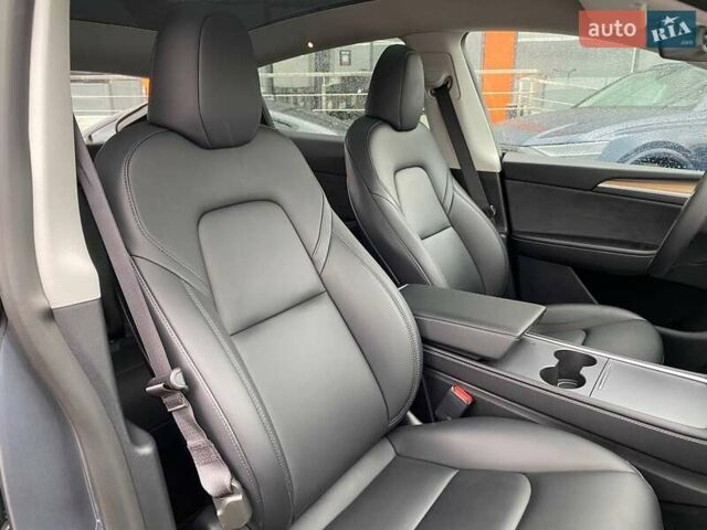 Серый Тесла Model Y, объемом двигателя 0 л и пробегом 30 тыс. км за 31700 $, фото 22 на Automoto.ua