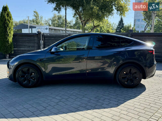 Серый Тесла Model Y, объемом двигателя 0 л и пробегом 46 тыс. км за 27200 $, фото 1 на Automoto.ua