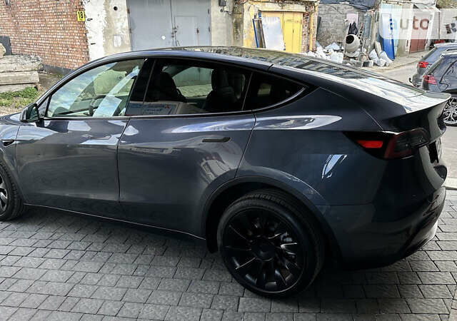 Серый Тесла Model Y, объемом двигателя 0 л и пробегом 6 тыс. км за 38500 $, фото 8 на Automoto.ua