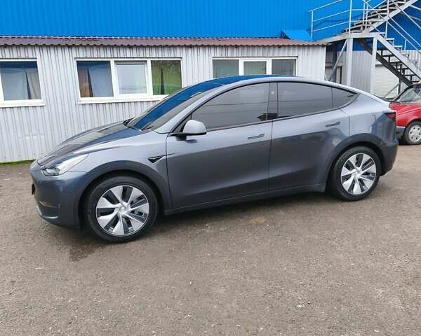 Серый Тесла Model Y, объемом двигателя 0 л и пробегом 10 тыс. км за 38500 $, фото 1 на Automoto.ua