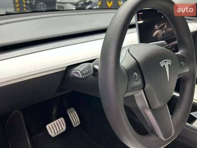 Серый Тесла Model Y, объемом двигателя 0 л и пробегом 27 тыс. км за 31000 $, фото 8 на Automoto.ua