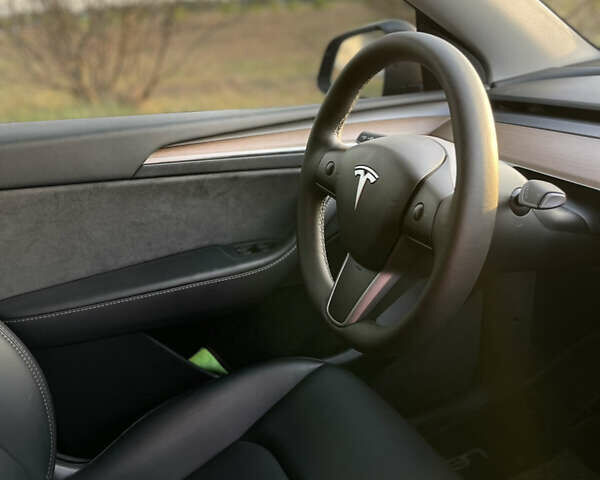 Серый Тесла Model Y, объемом двигателя 0 л и пробегом 13 тыс. км за 32300 $, фото 9 на Automoto.ua