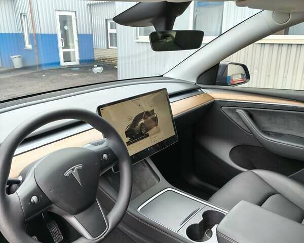 Серый Тесла Model Y, объемом двигателя 0 л и пробегом 10 тыс. км за 38500 $, фото 6 на Automoto.ua