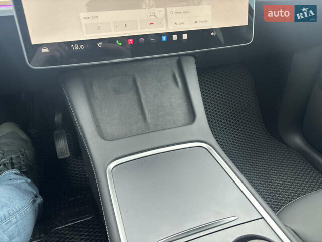 Серый Тесла Model Y, объемом двигателя 0 л и пробегом 20 тыс. км за 27000 $, фото 23 на Automoto.ua
