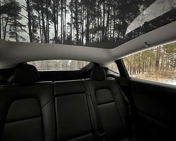 Серый Тесла Model Y, объемом двигателя 0 л и пробегом 54 тыс. км за 48999 $, фото 9 на Automoto.ua