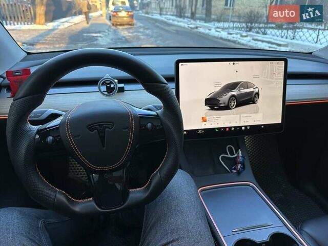 Серый Тесла Model Y, объемом двигателя 0 л и пробегом 12 тыс. км за 31800 $, фото 13 на Automoto.ua