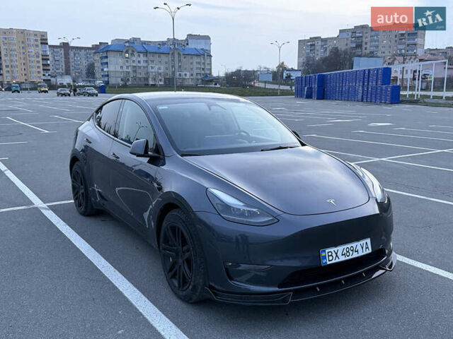 Серый Тесла Model Y, объемом двигателя 0 л и пробегом 44 тыс. км за 25000 $, фото 3 на Automoto.ua