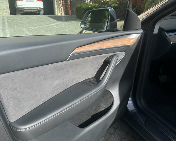 Тесла Model Y 2023 у Чернівцях на Automoto.ua Сірий Тесла Model Y, об'ємом двигуна 0 л та пробігом 20 тис. км за 23500 $, фото 16 на Automoto.ua