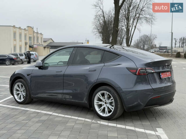 Серый Тесла Model Y, объемом двигателя 0 л и пробегом 27 тыс. км за 29500 $, фото 10 на Automoto.ua