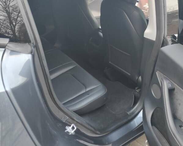 Серый Тесла Model Y, объемом двигателя 0 л и пробегом 25 тыс. км за 27500 $, фото 6 на Automoto.ua