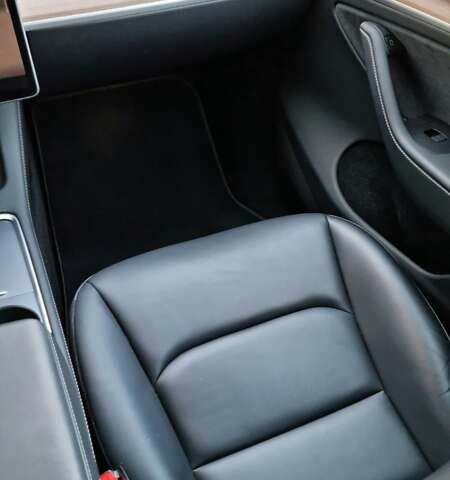 Сірий Тесла Model Y, об'ємом двигуна 0 л та пробігом 29 тис. км за 33999 $, фото 25 на Automoto.ua