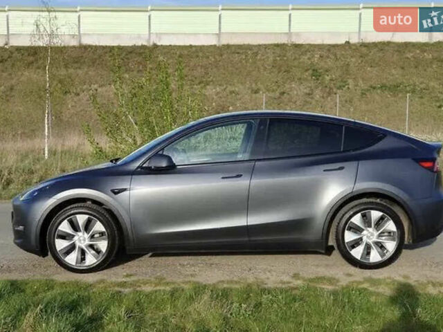 Серый Тесла Model Y, объемом двигателя 0 л и пробегом 39 тыс. км за 31000 $, фото 2 на Automoto.ua