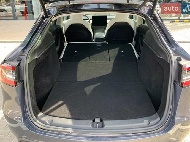 Серый Тесла Model Y, объемом двигателя 0 л и пробегом 4 тыс. км за 30000 $, фото 7 на Automoto.ua