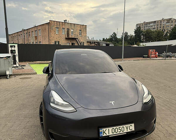 Серый Тесла Model Y, объемом двигателя 0 л и пробегом 25 тыс. км за 42999 $, фото 2 на Automoto.ua