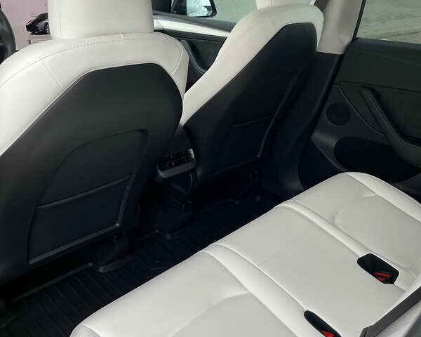 Сірий Тесла Model Y, об'ємом двигуна 0 л та пробігом 25 тис. км за 35400 $, фото 14 на Automoto.ua