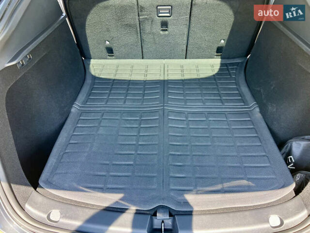 Серый Тесла Model Y, объемом двигателя 0 л и пробегом 45 тыс. км за 23700 $, фото 34 на Automoto.ua