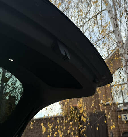 Серый Тесла Model Y, объемом двигателя 0 л и пробегом 25 тыс. км за 30500 $, фото 18 на Automoto.ua