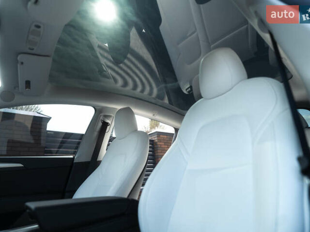 Серый Тесла Model Y, объемом двигателя 0 л и пробегом 20 тыс. км за 38000 $, фото 12 на Automoto.ua