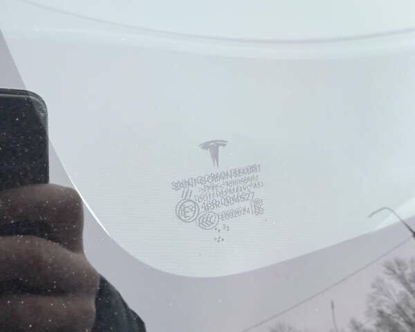 Серый Тесла Model Y, объемом двигателя 0 л и пробегом 64 тыс. км за 27300 $, фото 14 на Automoto.ua