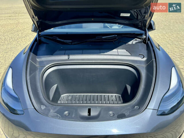 Серый Тесла Model Y, объемом двигателя 0 л и пробегом 45 тыс. км за 23700 $, фото 12 на Automoto.ua