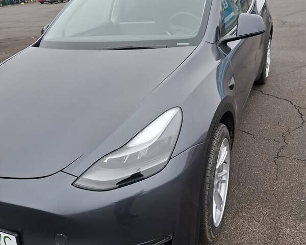 Серый Тесла Model Y, объемом двигателя 0 л и пробегом 15 тыс. км за 39500 $, фото 3 на Automoto.ua