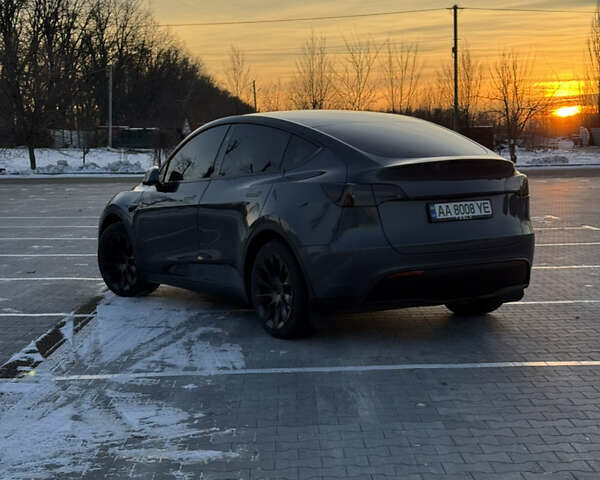 Серый Тесла Model Y, объемом двигателя 0 л и пробегом 20 тыс. км за 33000 $, фото 4 на Automoto.ua