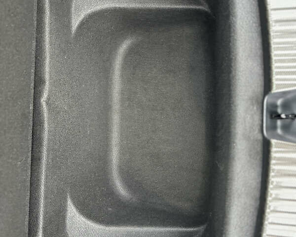 Сірий Тесла Model Y, об'ємом двигуна 0 л та пробігом 26 тис. км за 25999 $, фото 64 на Automoto.ua