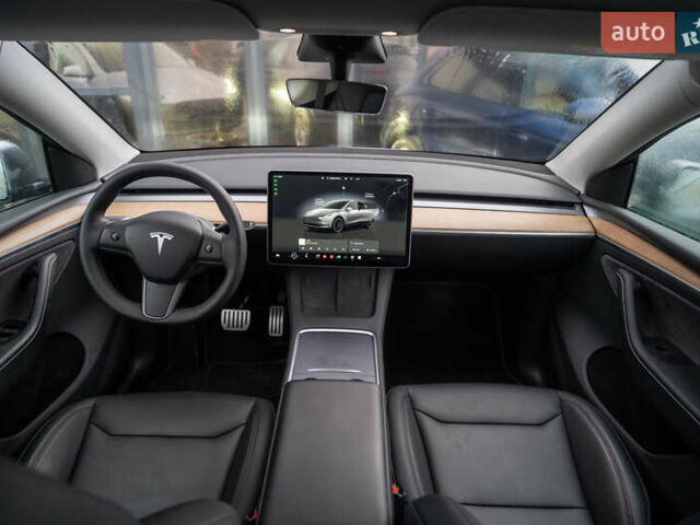 Серый Тесла Model Y, объемом двигателя 0 л и пробегом 61 тыс. км за 32500 $, фото 18 на Automoto.ua