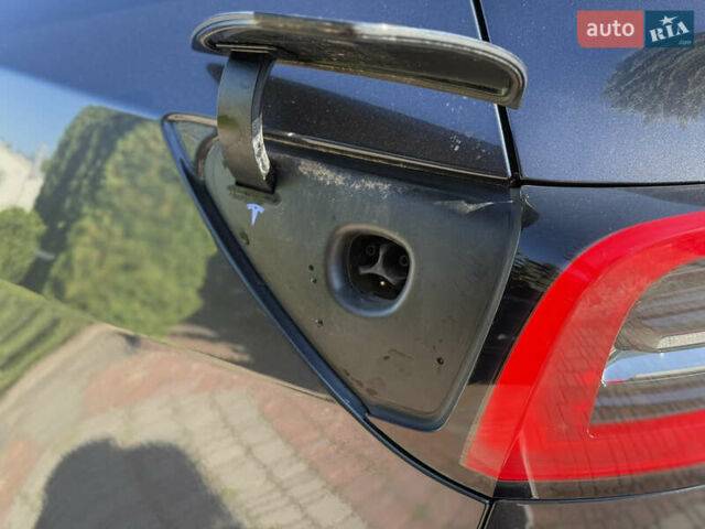 Серый Тесла Model Y, объемом двигателя 0 л и пробегом 46 тыс. км за 27200 $, фото 11 на Automoto.ua