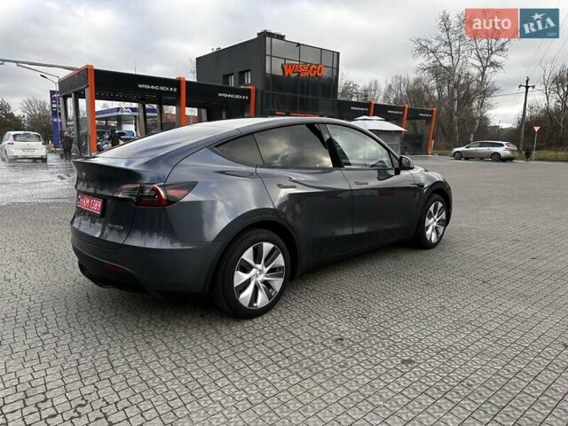 Серый Тесла Model Y, объемом двигателя 0 л и пробегом 24 тыс. км за 28399 $, фото 6 на Automoto.ua