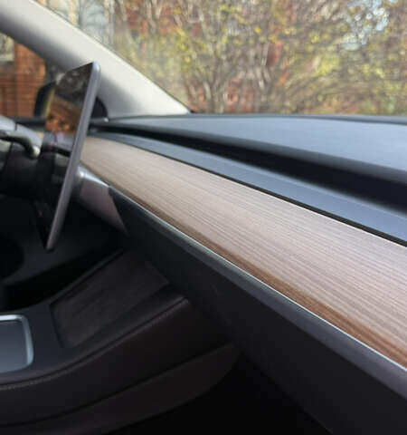 Серый Тесла Model Y, объемом двигателя 0 л и пробегом 25 тыс. км за 30500 $, фото 9 на Automoto.ua