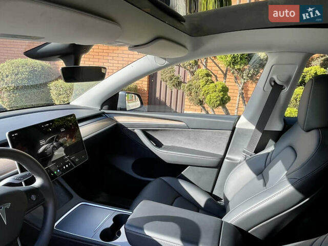 Сірий Тесла Model Y, об'ємом двигуна 0 л та пробігом 21 тис. км за 26300 $, фото 15 на Automoto.ua