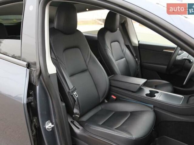 Серый Тесла Model Y, объемом двигателя 0 л и пробегом 50 тыс. км за 33900 $, фото 18 на Automoto.ua