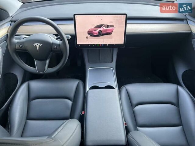 Серый Тесла Model Y, объемом двигателя 0 л и пробегом 34 тыс. км за 35000 $, фото 4 на Automoto.ua