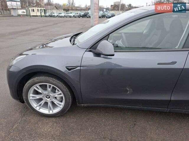 Серый Тесла Model Y, объемом двигателя 0 л и пробегом 15 тыс. км за 39500 $, фото 4 на Automoto.ua