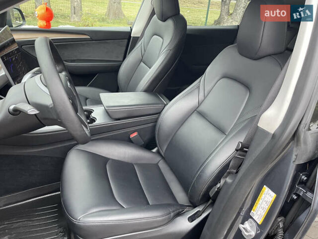 Серый Тесла Model Y, объемом двигателя 0 л и пробегом 35 тыс. км за 29200 $, фото 18 на Automoto.ua