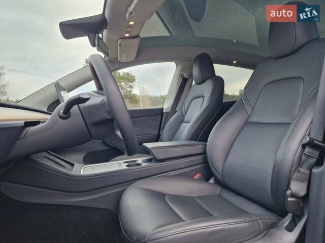 Серый Тесла Model Y, объемом двигателя 0 л и пробегом 37 тыс. км за 27500 $, фото 15 на Automoto.ua