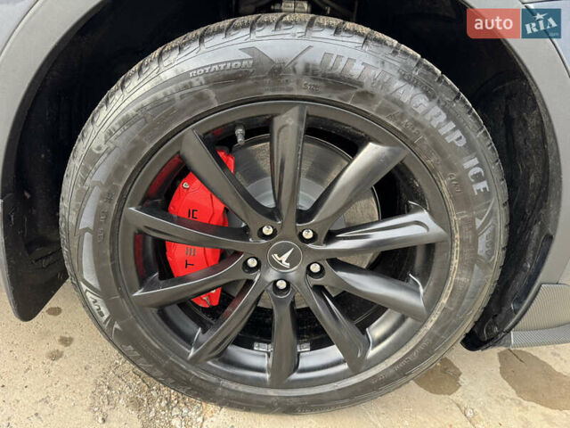 Серый Тесла Model Y, объемом двигателя 0 л и пробегом 18 тыс. км за 33500 $, фото 11 на Automoto.ua