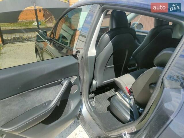 Серый Тесла Model Y, объемом двигателя 0 л и пробегом 30 тыс. км за 32350 $, фото 57 на Automoto.ua