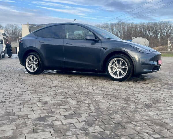 Серый Тесла Model Y, объемом двигателя 0 л и пробегом 20 тыс. км за 25500 $, фото 11 на Automoto.ua