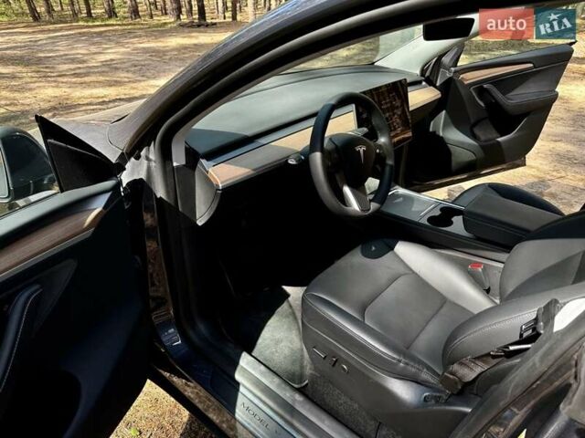 Серый Тесла Model Y, объемом двигателя 0 л и пробегом 15 тыс. км за 27100 $, фото 11 на Automoto.ua