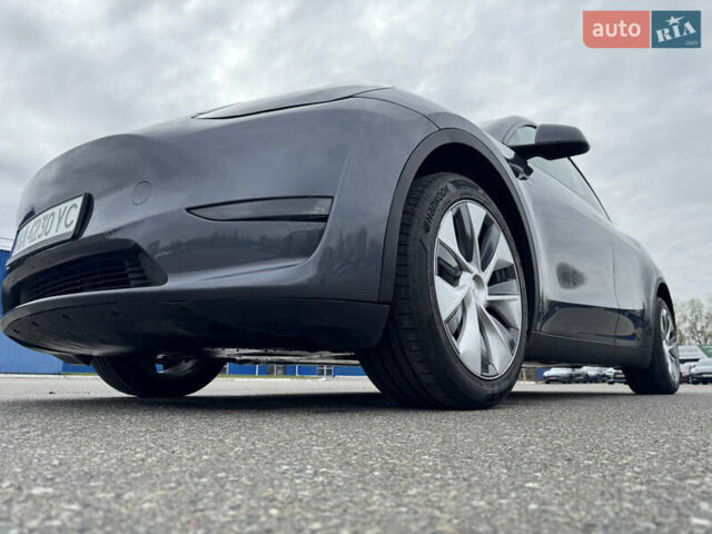 Серый Тесла Model Y, объемом двигателя 0 л и пробегом 10 тыс. км за 27900 $, фото 30 на Automoto.ua